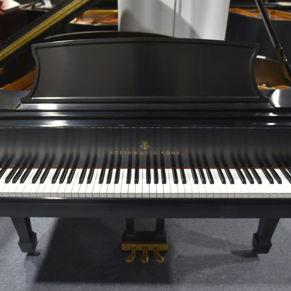 Steinway Model S