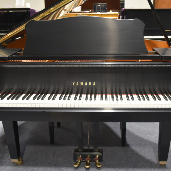 Yamaha Baby Grand Satin Ebony (rare)